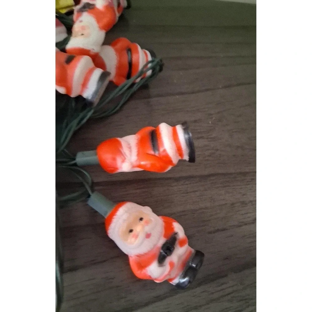 Vintage Santa Claus Novelty Christmas String Lights 20 Count Plastic Light Cover